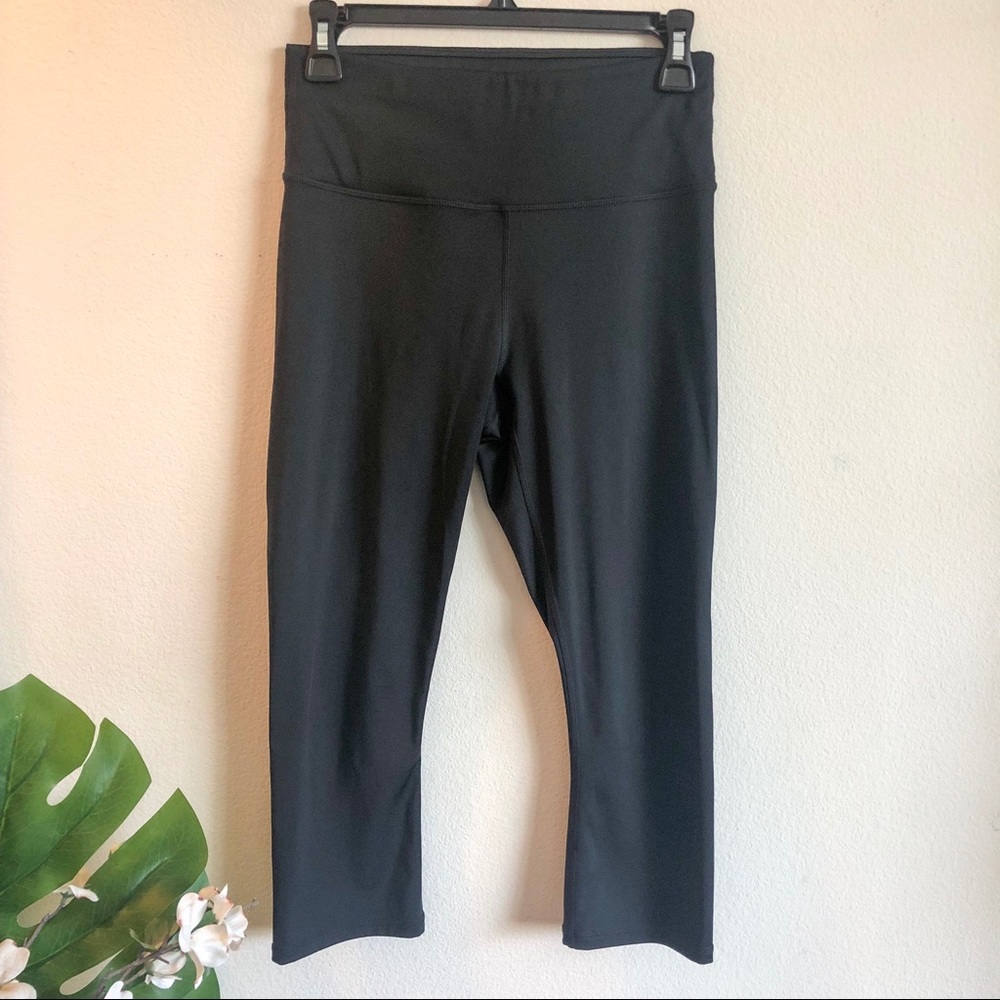Fabletics High Rise Cropped Leggings